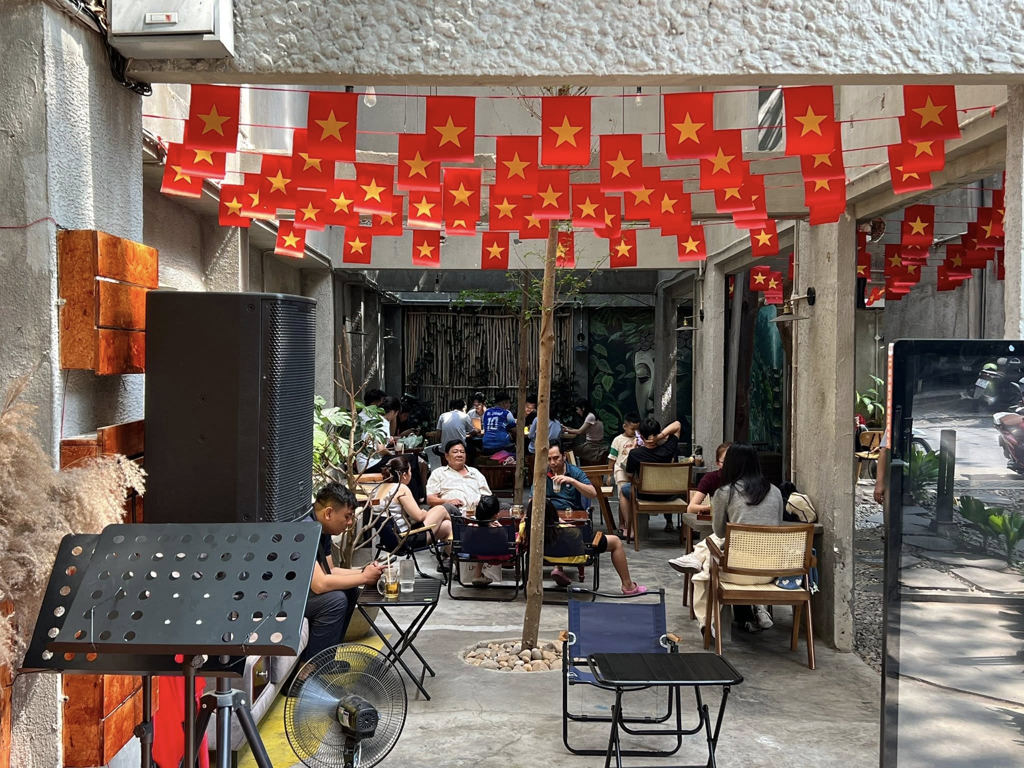 Khoảnh khắc cộng đồng tại Rure Coffee Tea